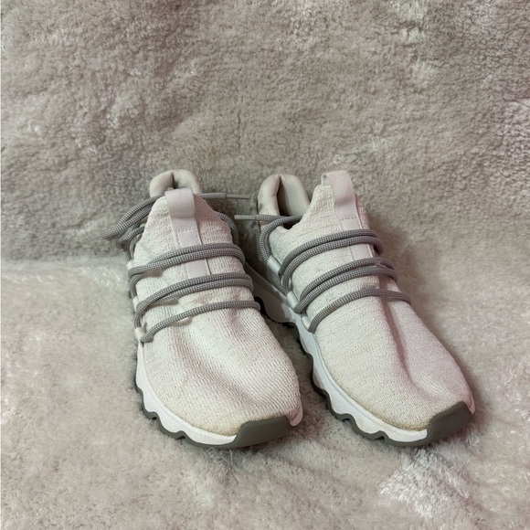 Sorel Shoes - SOREL Women's Kinetic Lace Sneaker Size 7.5 White  Athletic Shoe Comfy